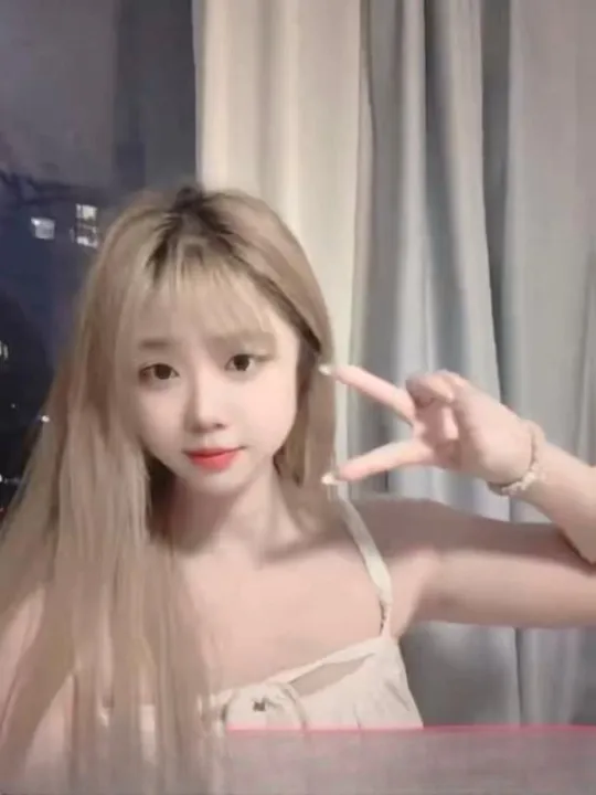 河西婴儿肥小姐姐