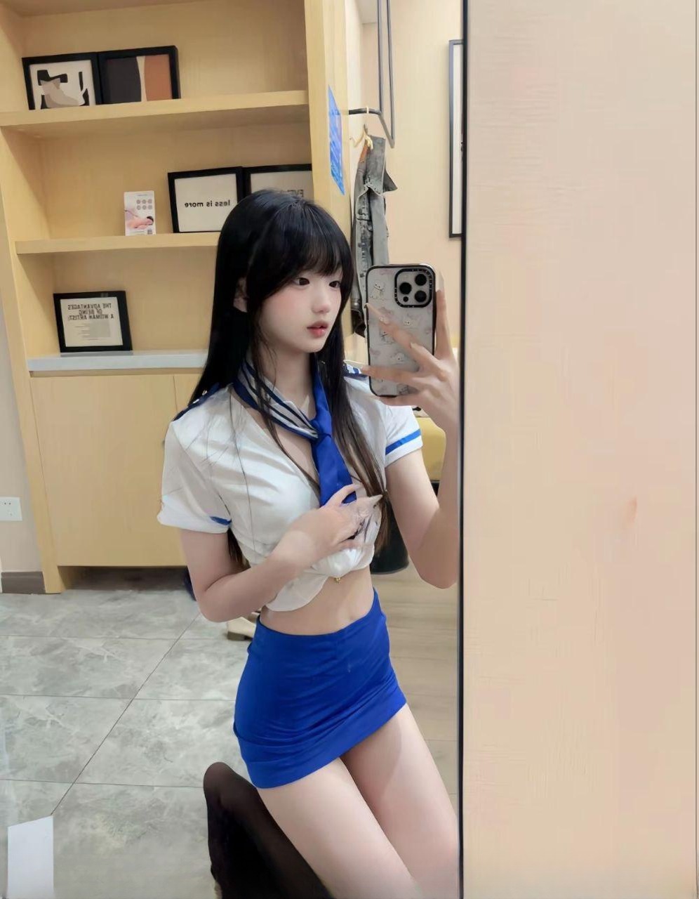 韵味十足黑丝女摸