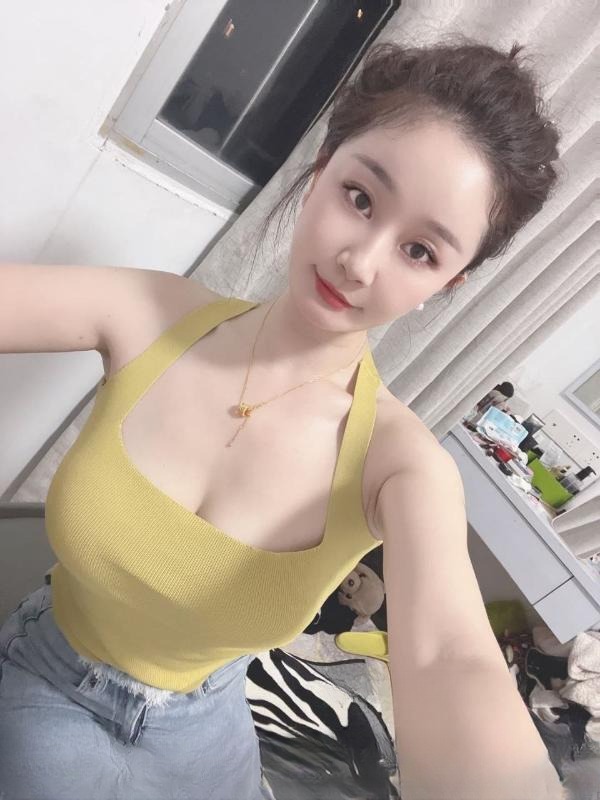 性感长腿美乳老师