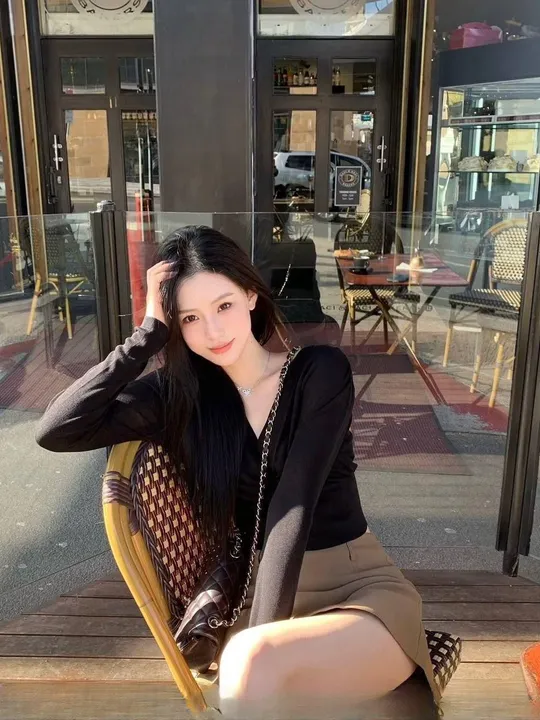 地铁站美娘子