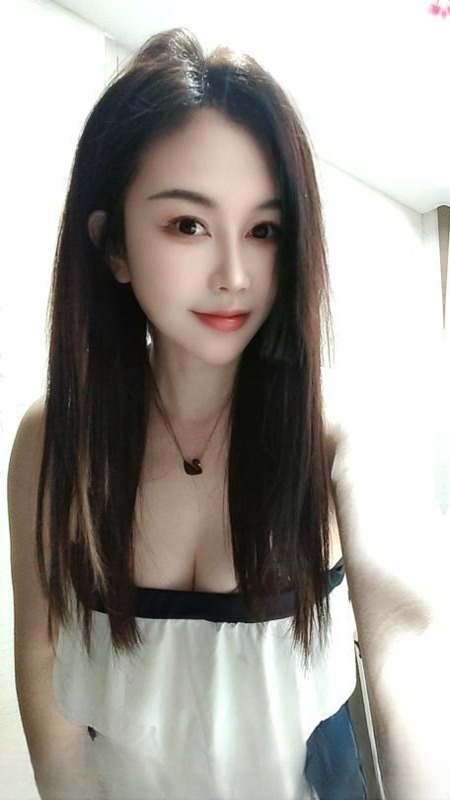 苗条性感少妇 图 3