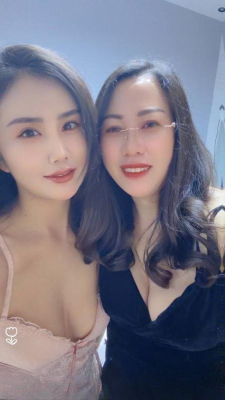 剧情双飞母女