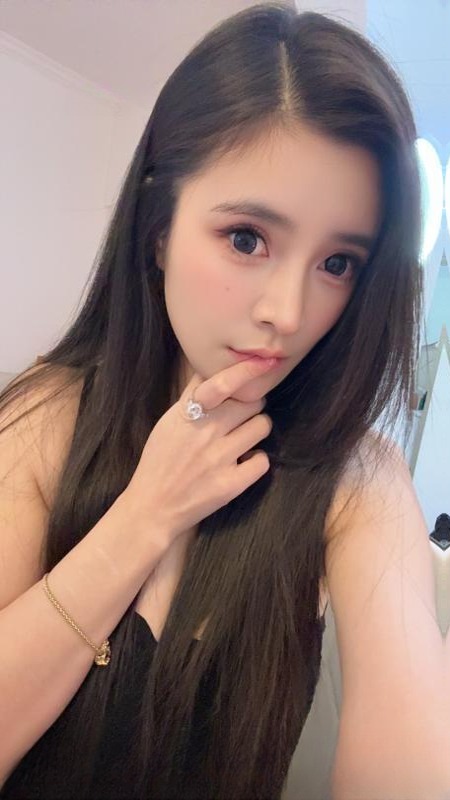 高颜值甜美风小女友 图 2