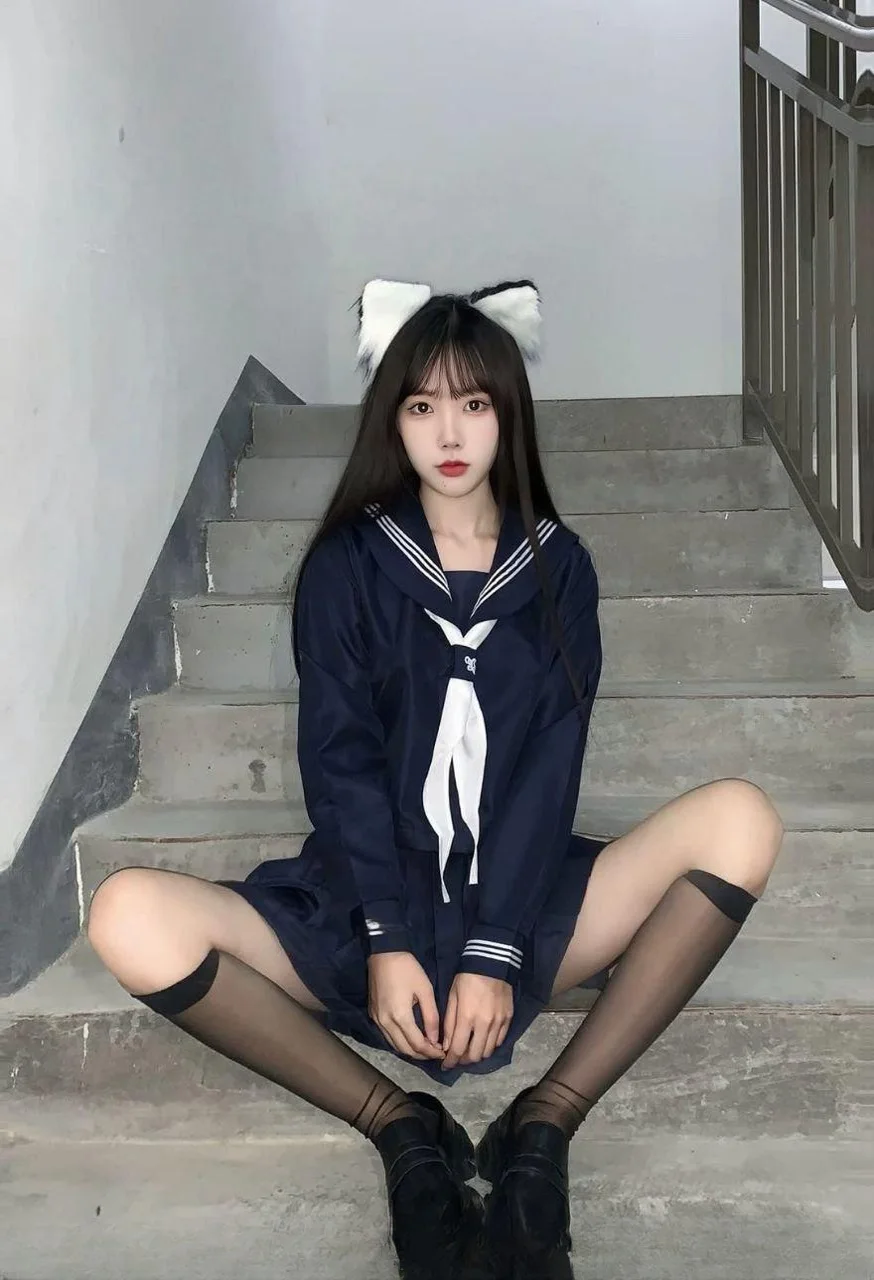 性感00后嫩妹 图 2