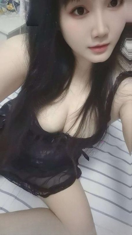 带眼镜的白嫩少妇 图 4