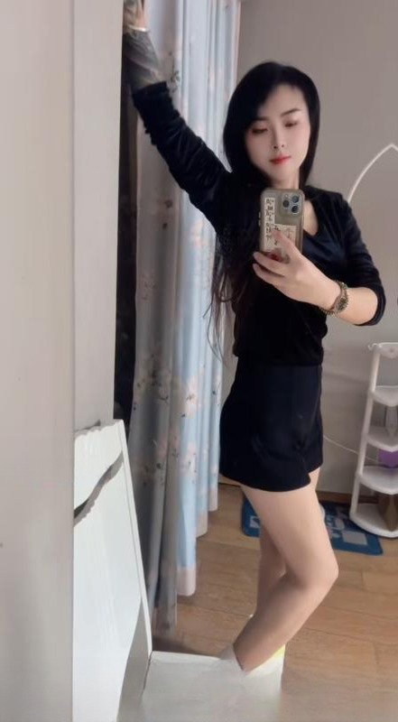 花臂娜宝