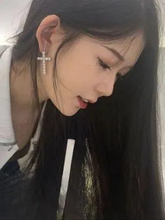 能舌吻兼职小妹