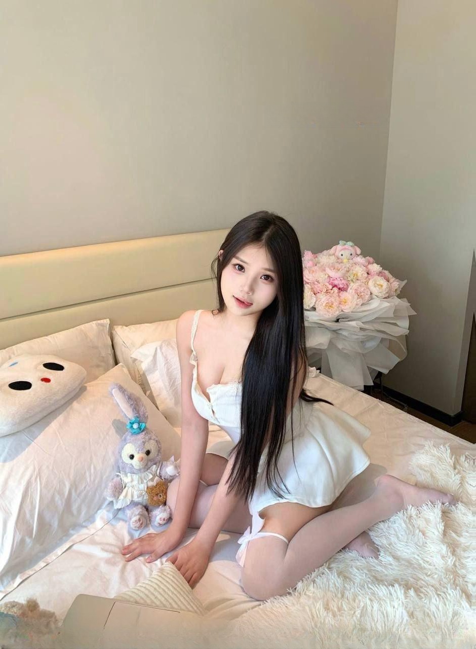 白丝甜妹儿烧女 图 2