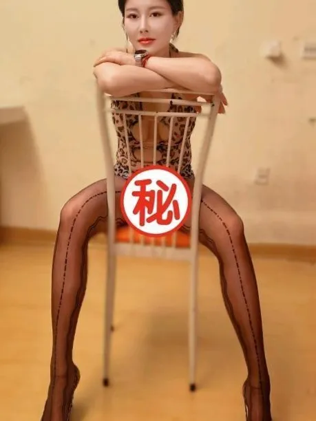 豹纹丝袜御女