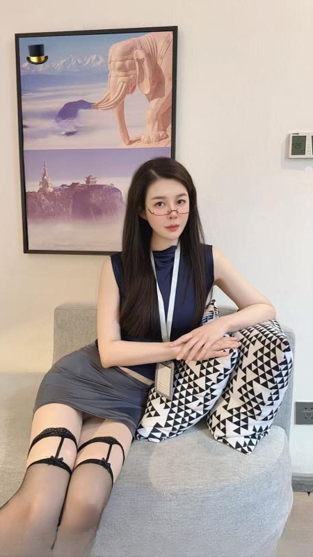 大长腿翘臀小女人 图 2
