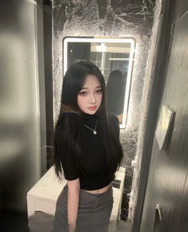 丰满翘臀老师口活好