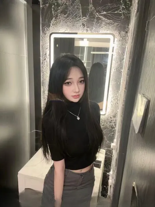 丰满翘臀老师口活好