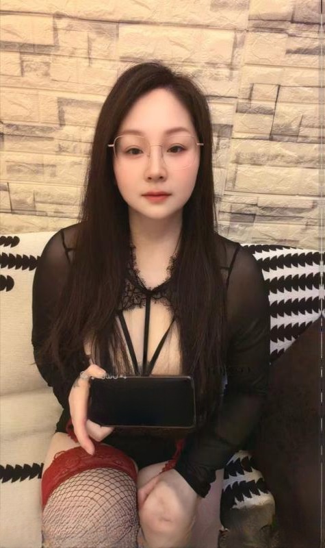 E罩杯巨乳妹子 图 3