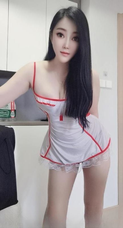 护士装依晨姐姐 图 2