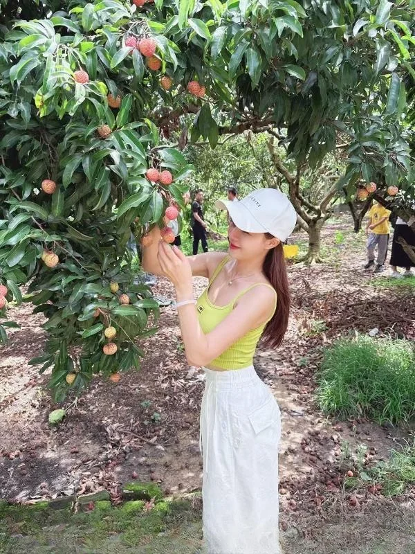 肤白蜜桃臀妹妹 图 3