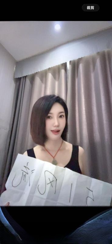 卖化妆品的小姐姐