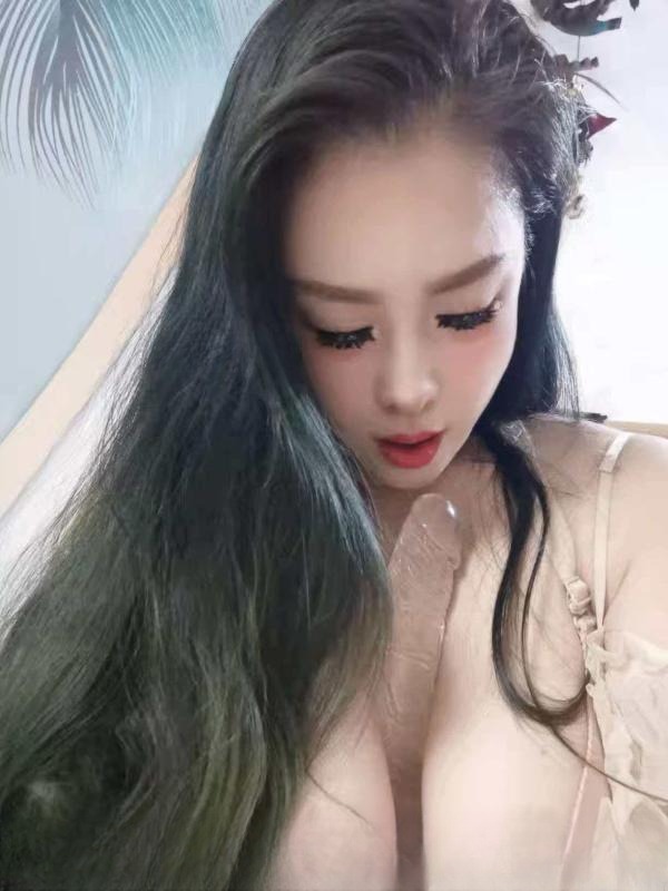 E乳肥臀巨骚少妇 图 2