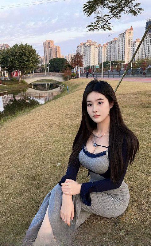 D奶妹一线天很哇塞 图 2