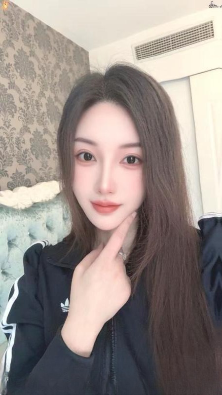 制服御姐Selina 图 4