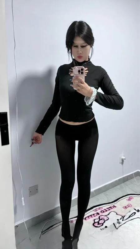 黑丝美腿奈奈 图 3