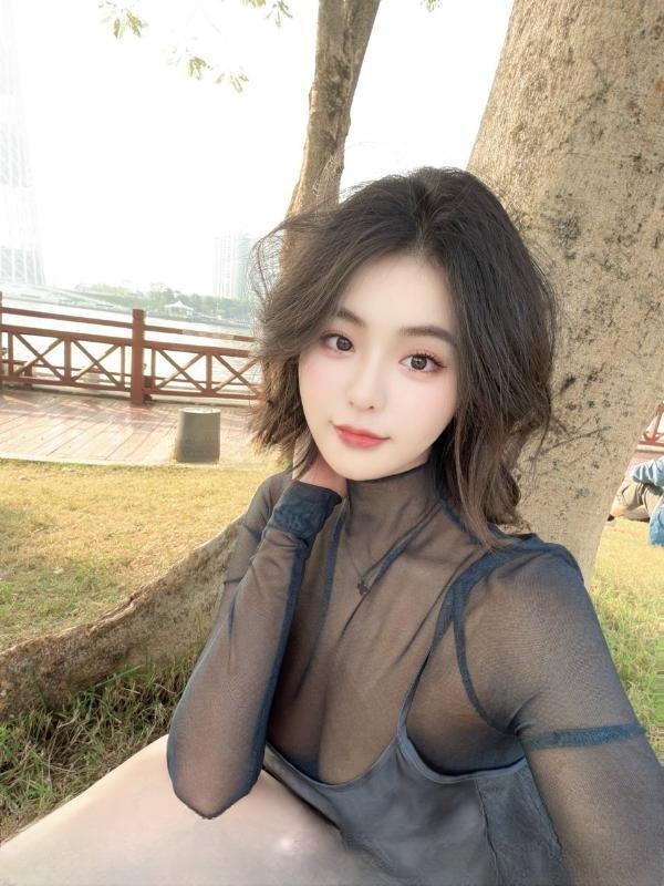 颜值反差清纯小欲女