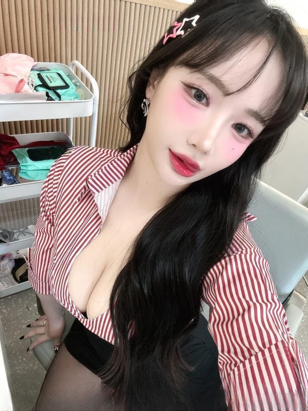 小店纯欲嫩妹夏初 图 4