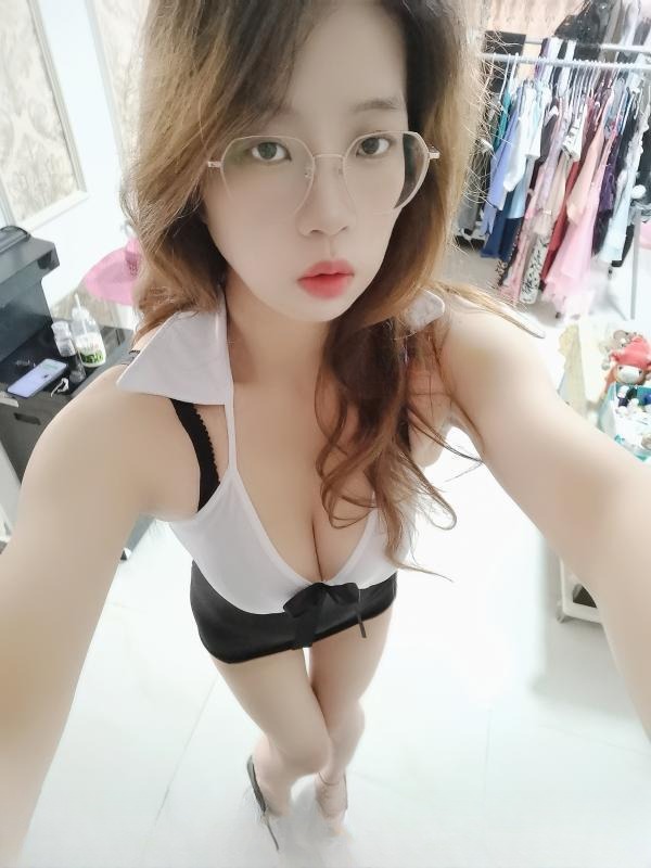 大奶身材好温柔鱼姐 图 2