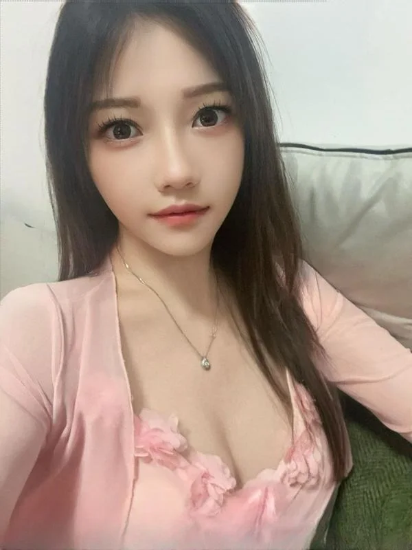 腰细臀翘风骚服务老师 图 3