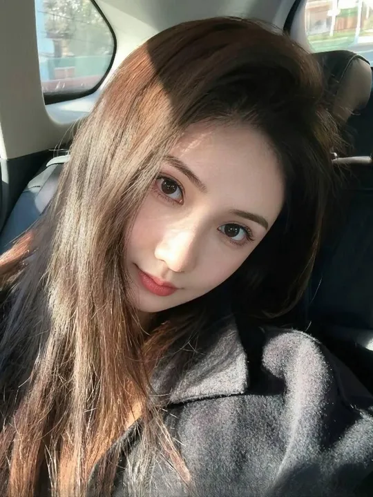 大三嫩妹赚生活费