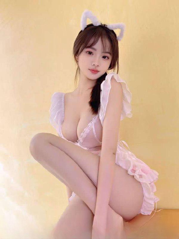 骚美人露露