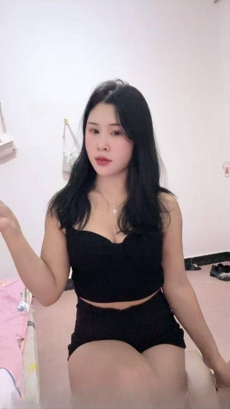 风骚D奶蜜茶小少妇