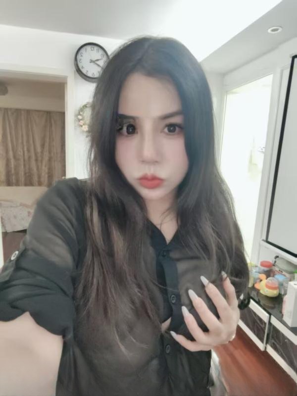 栖霞伊伊