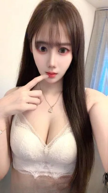 舌吻年轻美女小鱼 图 3