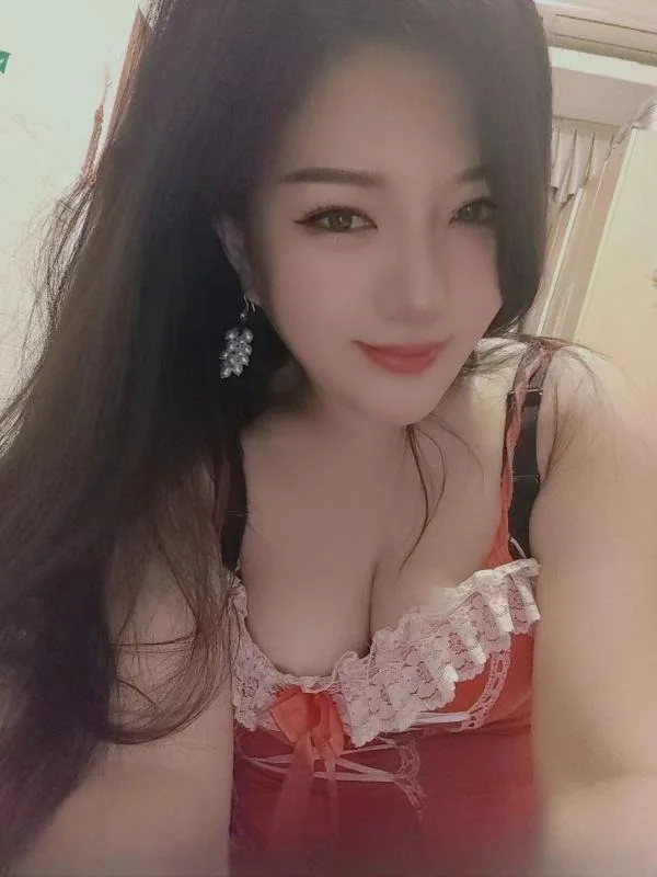 无限火力双飞少妇 图 2