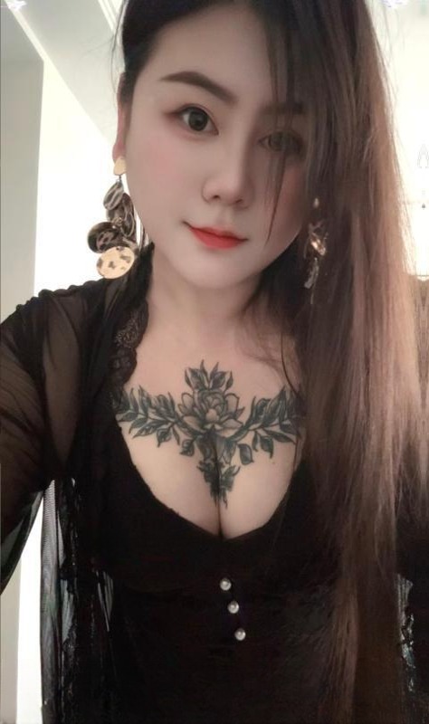 大波翘臀三通熟女