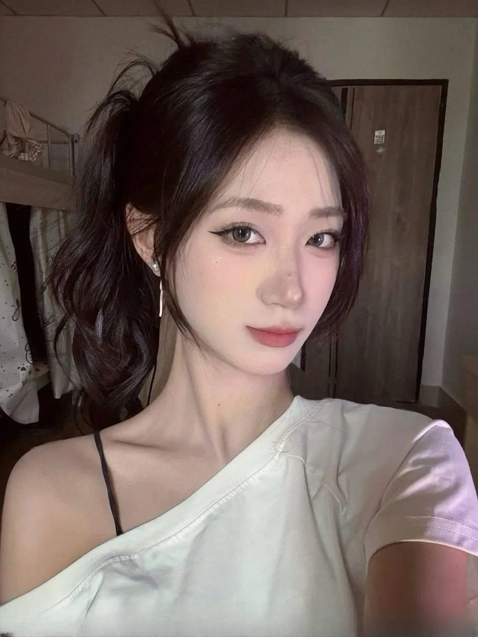 热情似火骚妹服务好 图 2