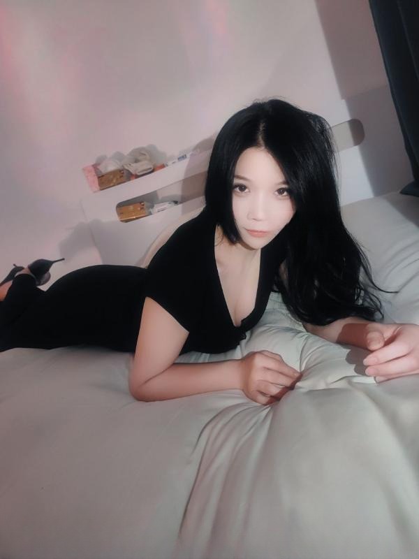 妖媚体型小骚妇 图 2