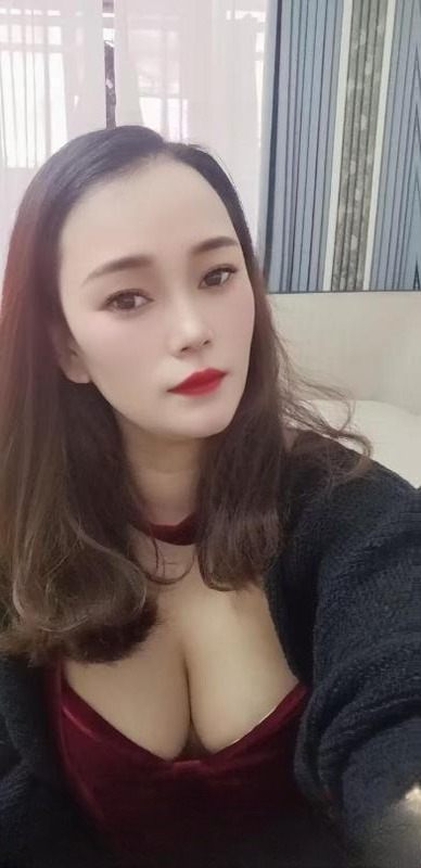 性瘾人妻骚玫瑰 图 2