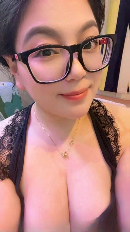 包头蜜桃臀姐姐 图 4