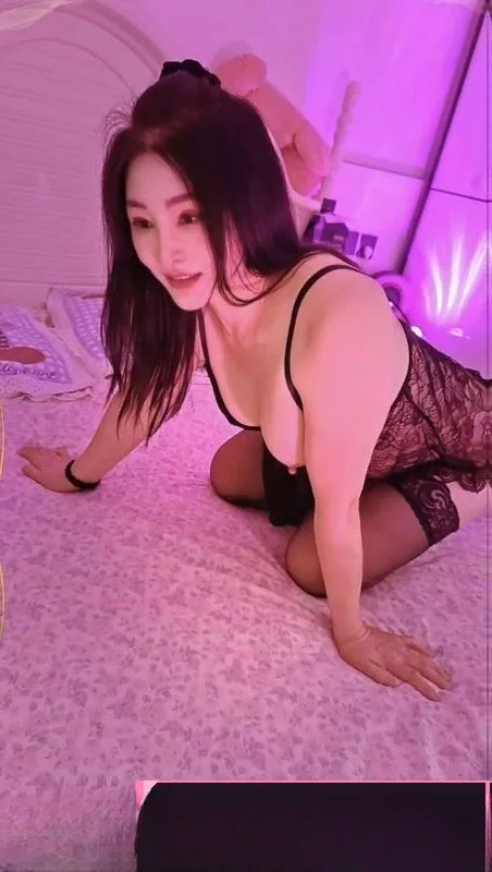 丰臀巨乳情趣少妇 图 3