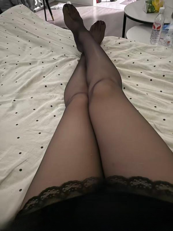 肤白貌美邻家御姐 图 2