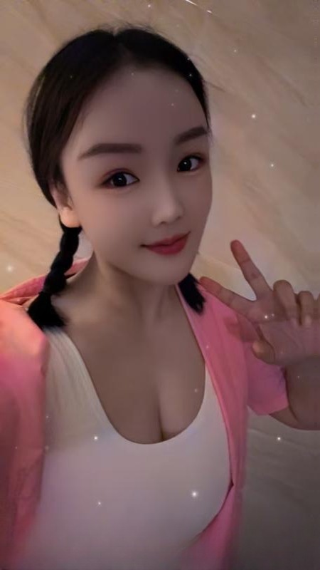 前凸后翘小甜妹 图 3