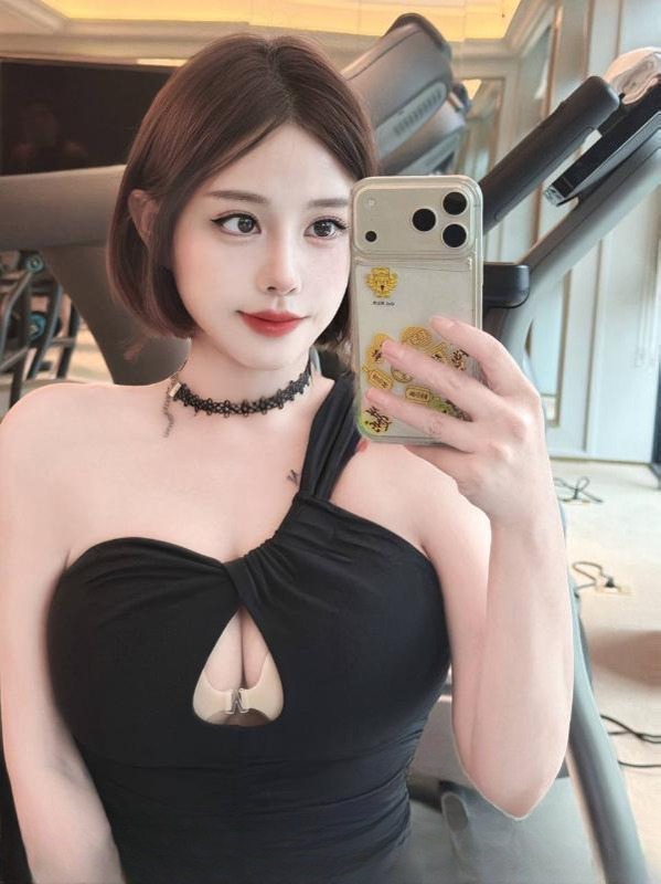 拱墅巨乳颜值服务妹子 图 3