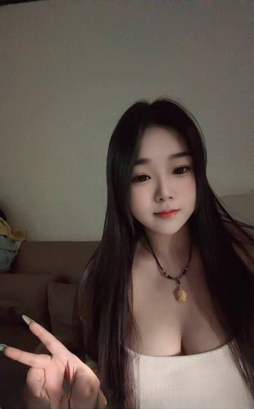嫩妹逼紧翘臀汁水多 图 3
