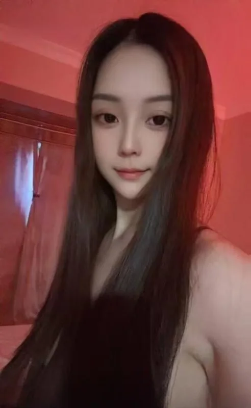 后入风骚肉臀姐姐