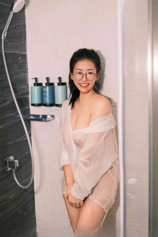 巨乳肥臀卡戴珊骚话多 图 3