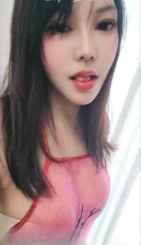 滑嫩肤白大胸小英 图 2