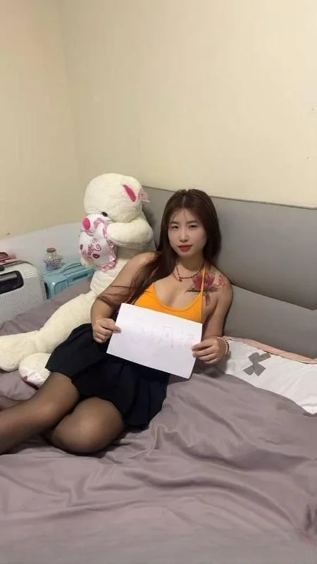 黑丝情趣风骚小妹