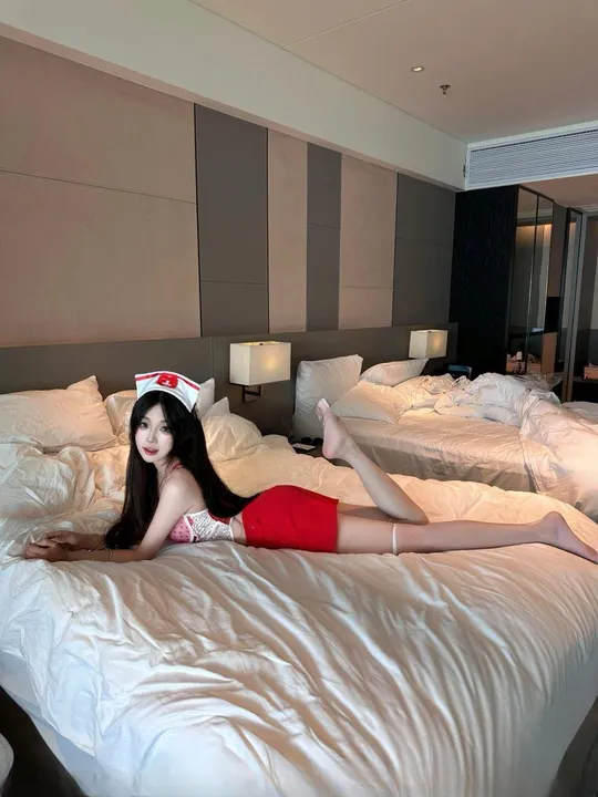 反差丝袜骚货