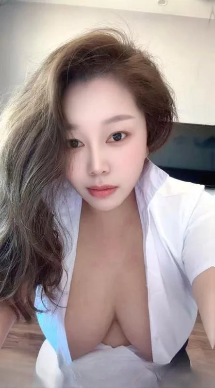SM大奶风骚少妇 图 3